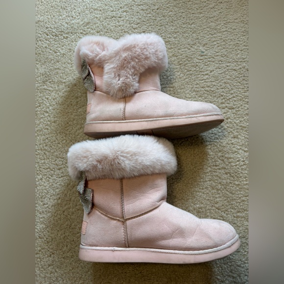 Juicy Couture Pink Bow Boots - Picture 5 of 6